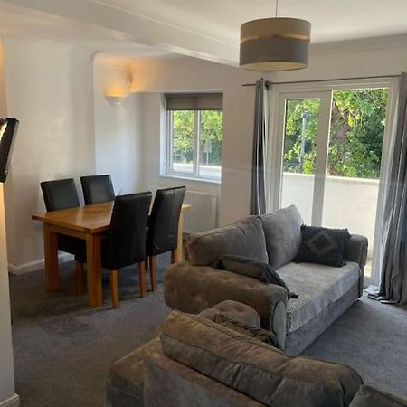 Whole Apartment Near To London Bromley Bagian luar foto