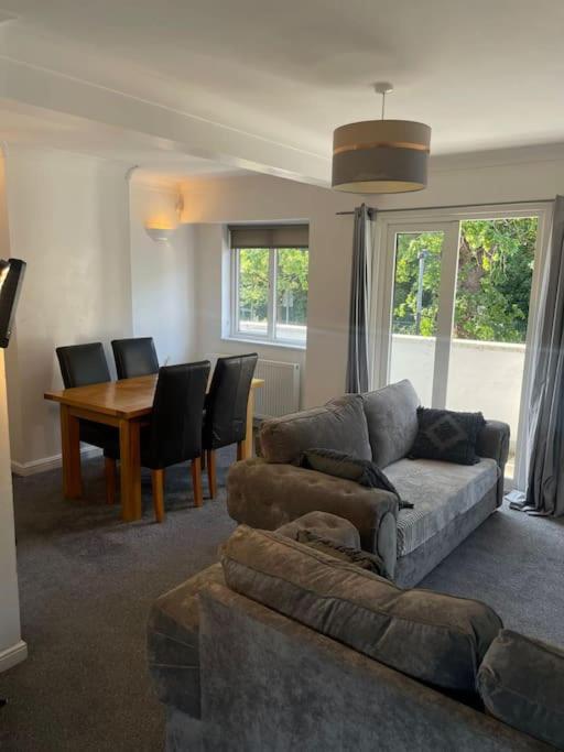 Whole Apartment Near To London Bromley Bagian luar foto